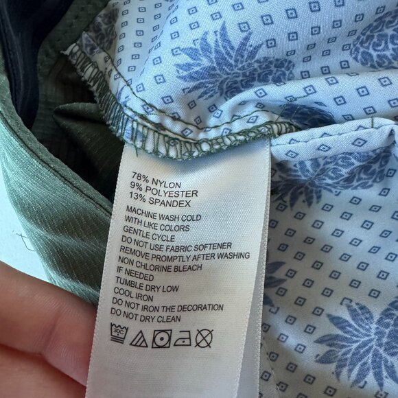 Tommy Bahama Mens 42 Lot 8-inch Shorts Chip Shot IslandZone Green Blue Red 8" - Picture 8 of 14